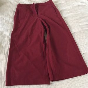 Wide-legged cropped pants